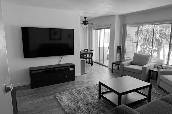 Blackburn Sober Apartments in West Los Angeles, photo 1