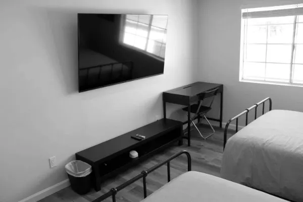 Blackburn Recovery sober living home in Mar Vista, photo 70
